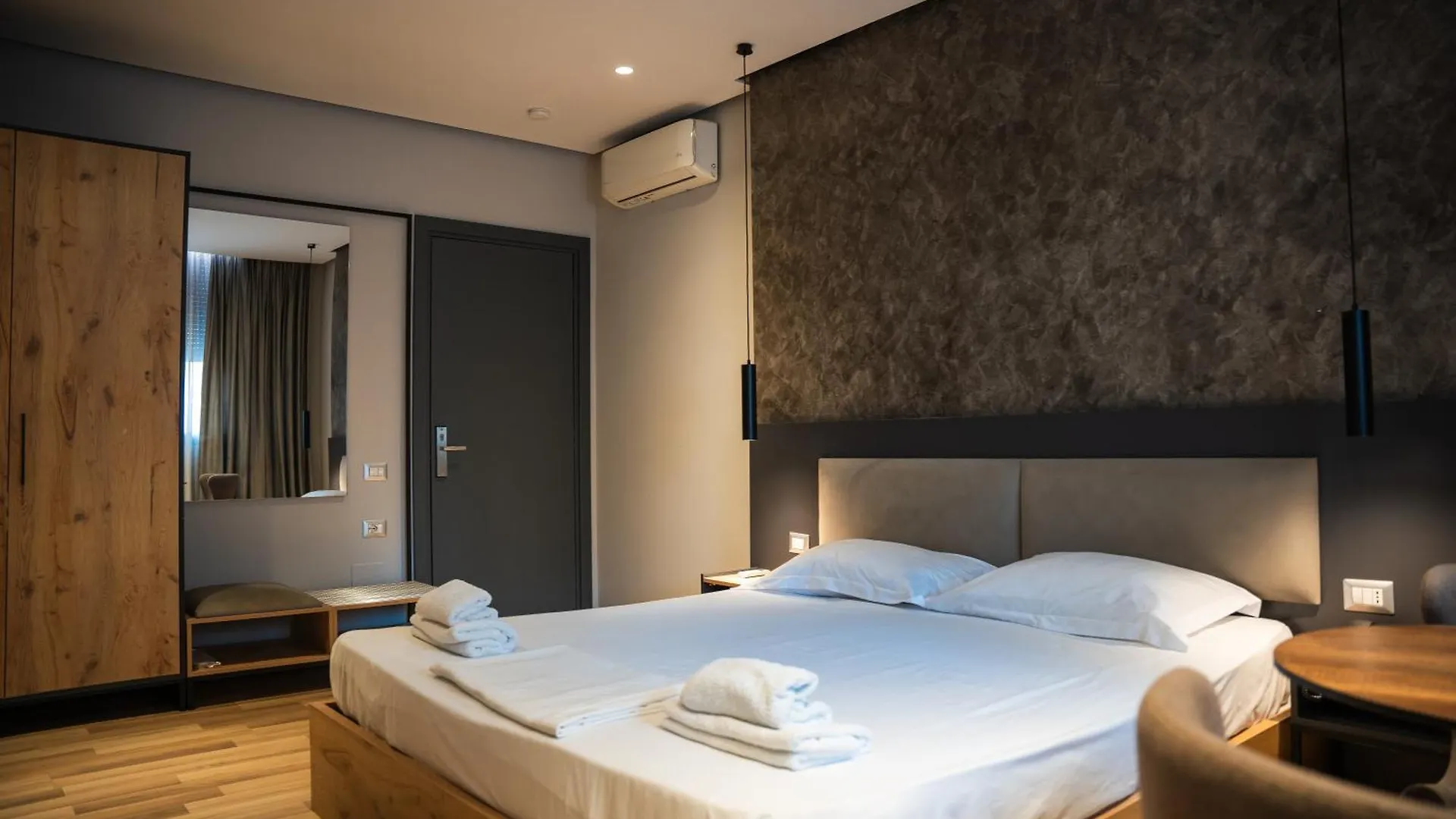 Center Boutique Hotel Тирана