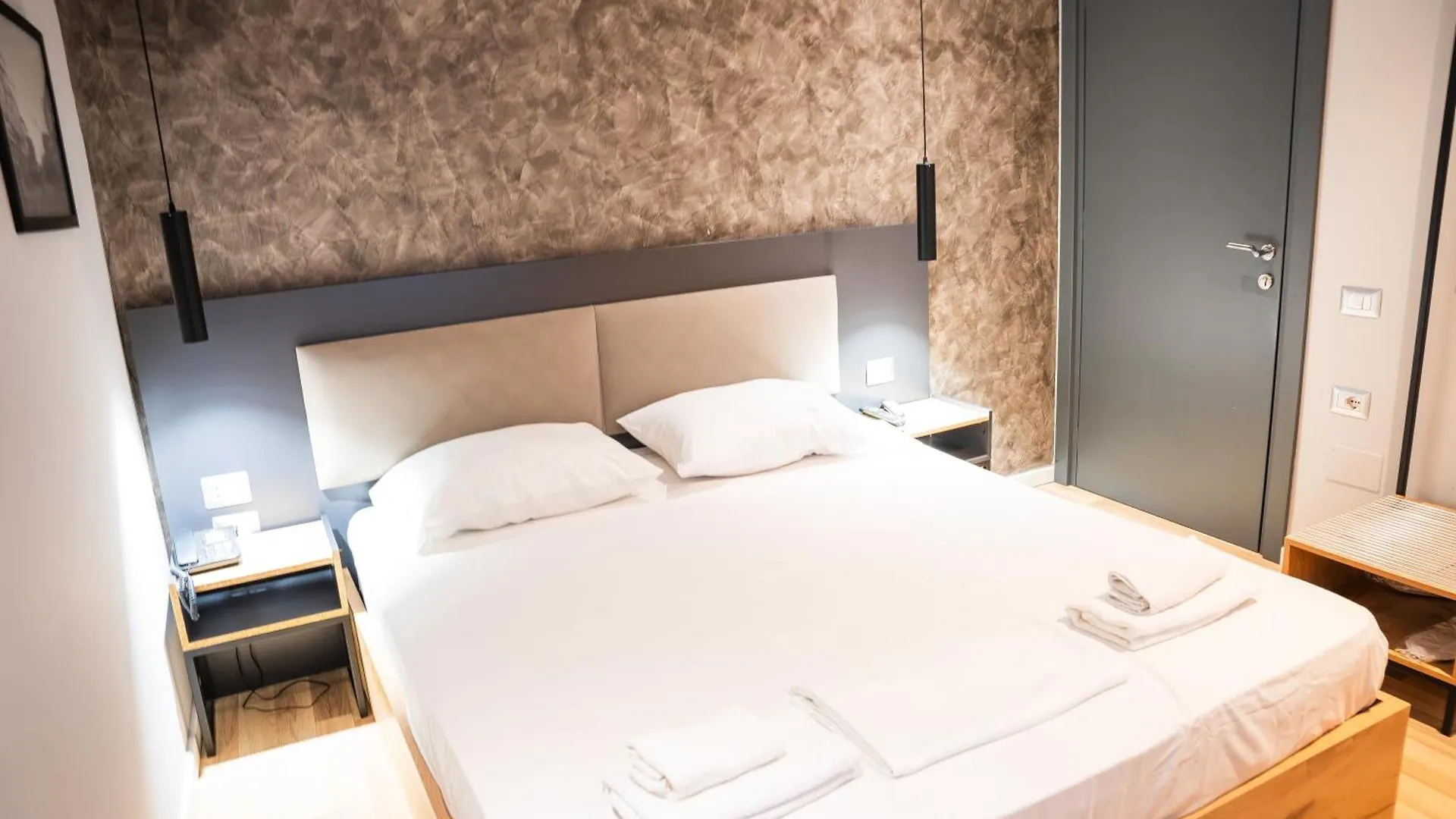Center Boutique Hotel Тирана