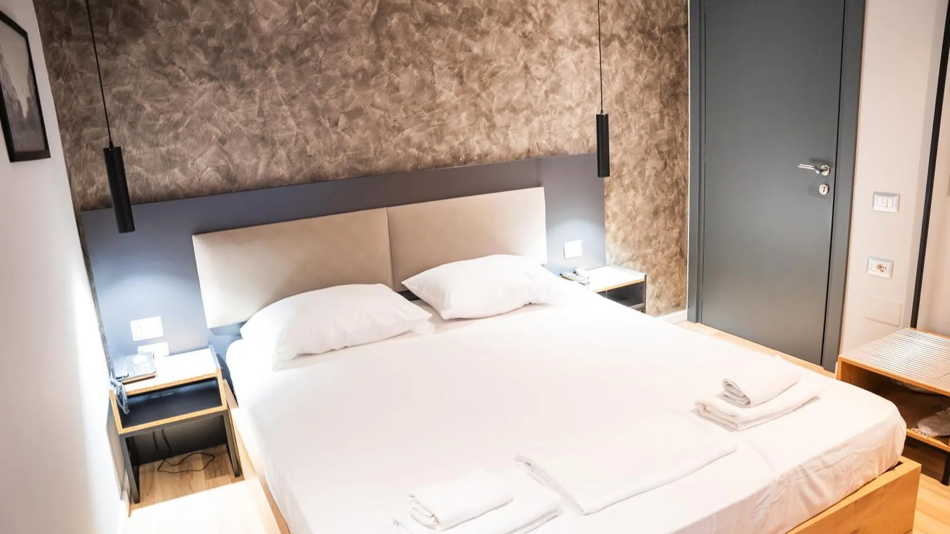 ***  Center Boutique Hotel Тирана Албания