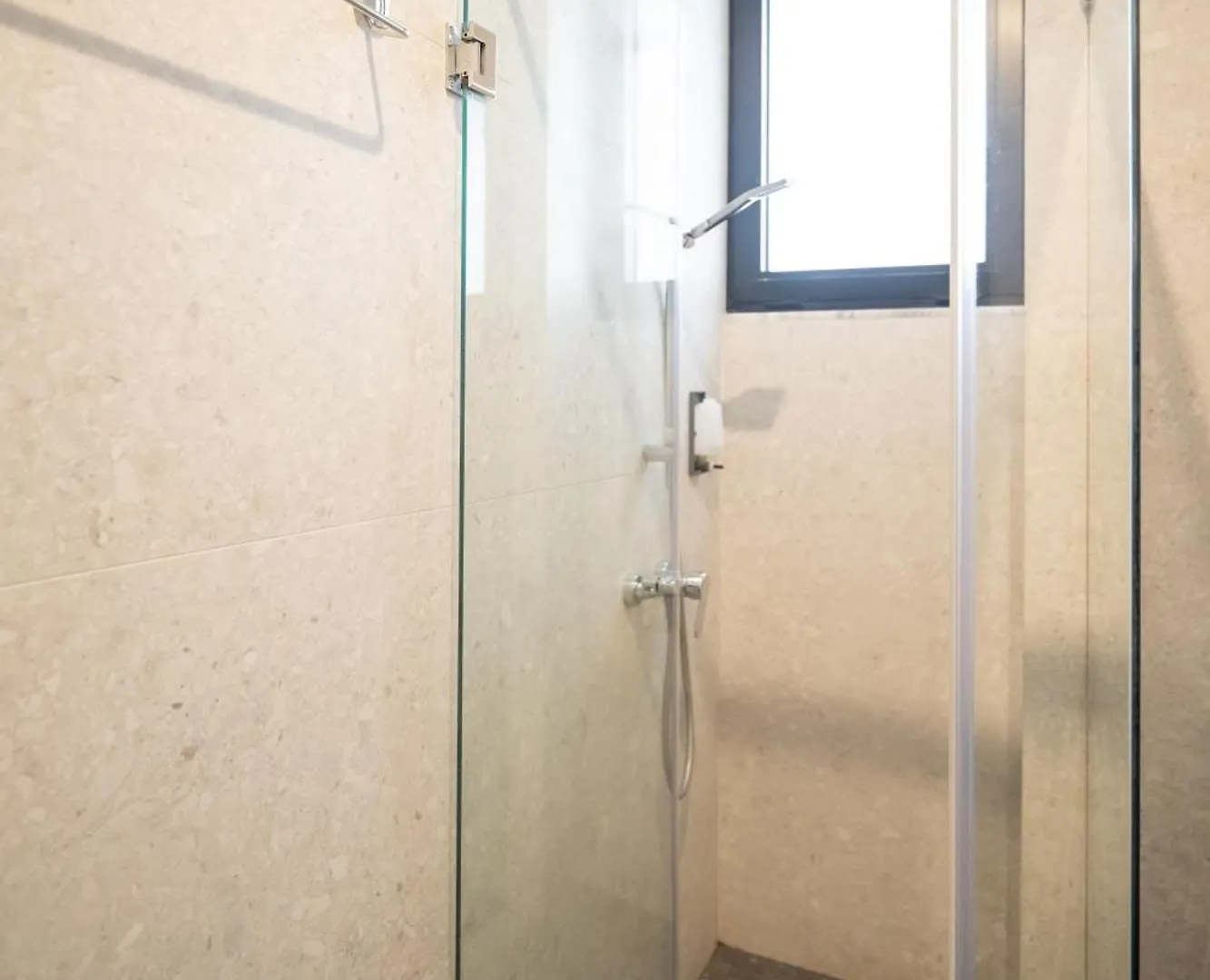 Center Boutique Hotel تيرانا