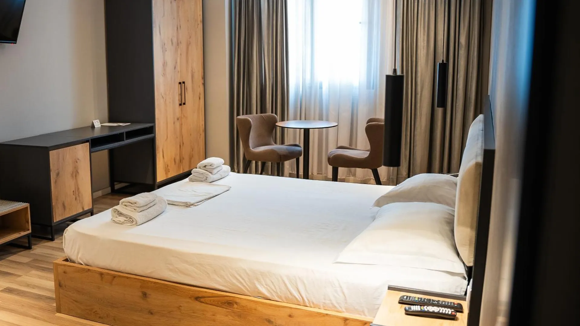 Center Boutique Hotel Tirana 3*,  Albanien